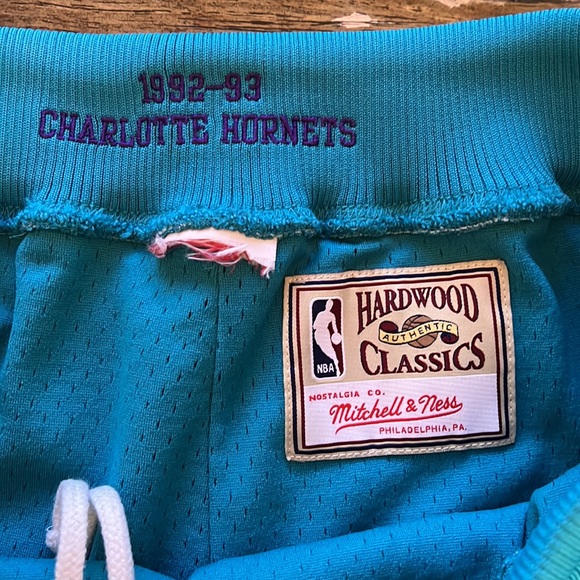 Mitchell & Ness Charolette Hornets Basketball Shorts - Picture 6 of 9